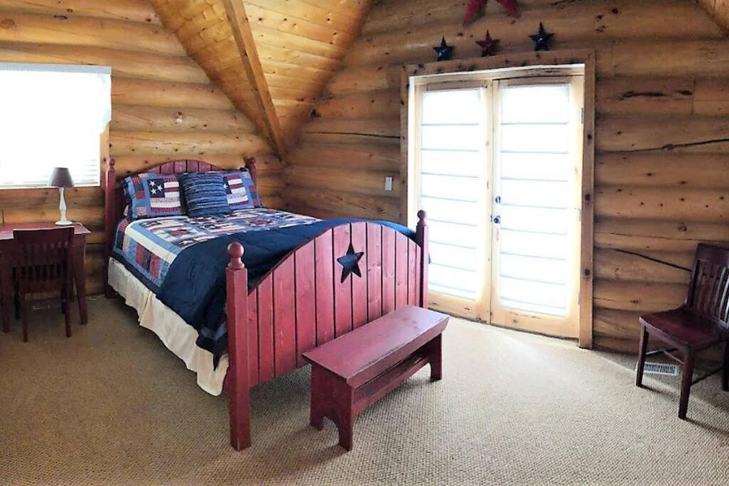 Red Rock Ranch Log Cabin: Large, Fully Furnished Ескаланте Екстериор снимка