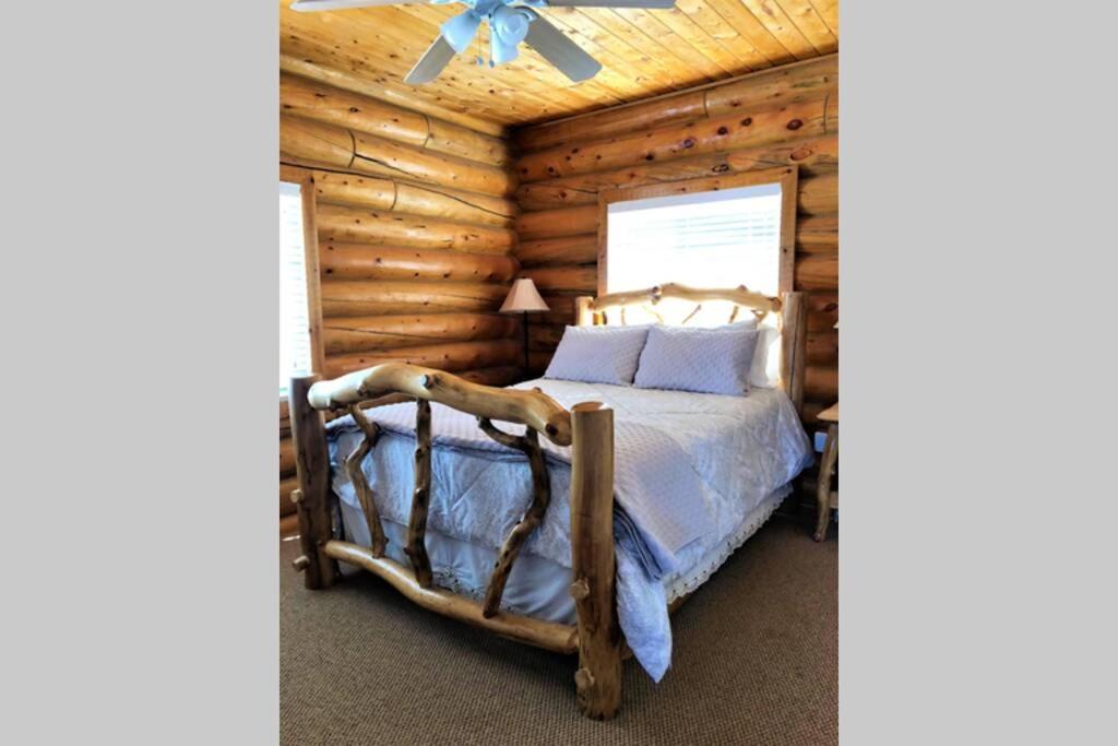 Red Rock Ranch Log Cabin: Large, Fully Furnished Ескаланте Екстериор снимка